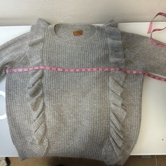 POL grey rabbit fur & wool blend ruffled crewneck sweater M - Picture 10 of 11